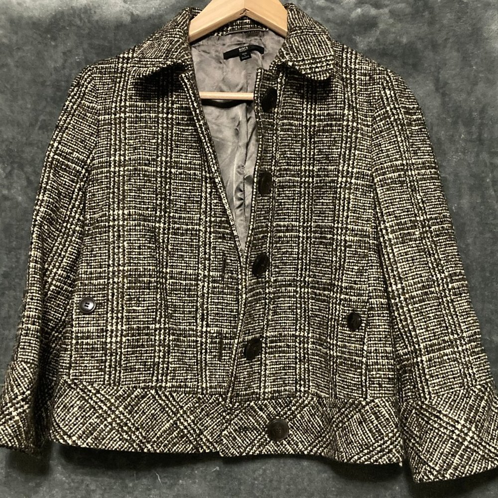 ⭐️HP⭐️ Hugo Boss wool/cashmere/angora short jacket